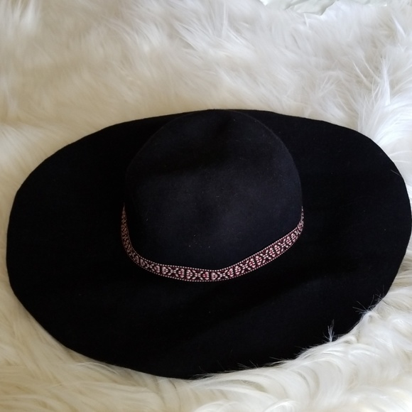 American Eagle Outfitters Accessories - American Eagle Felt Sun Floppy Hat